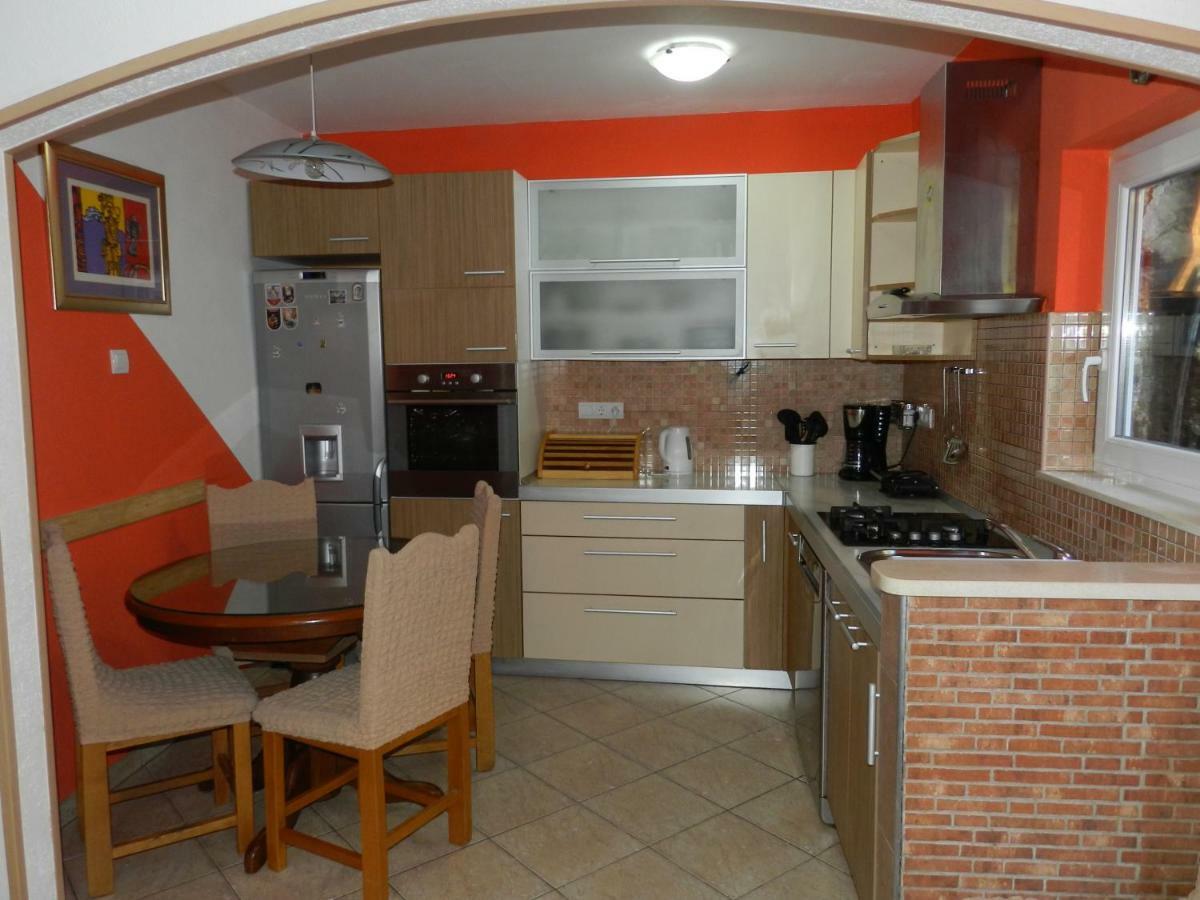 Apartmani Maruncic Omiš Zewnętrze zdjęcie